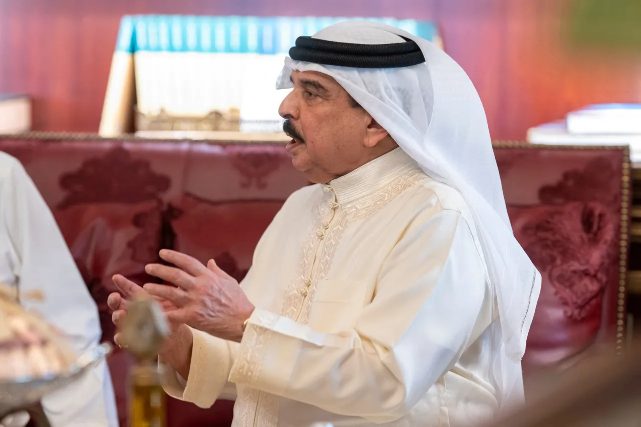 ملك البحرين يطالب إيران بوقف التدخل ويحذر من الخيانة الداخلية