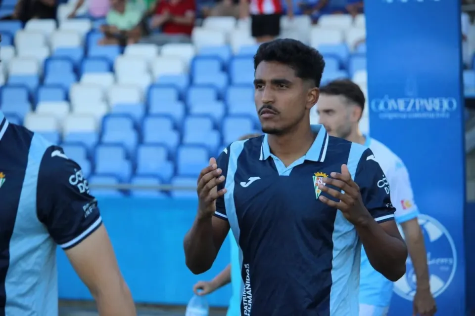 اللاعب البحريني هاشم لؤي خلايفات ينضم إلى وكالة عالمية لتعزيز مسيرته في إسبانيا