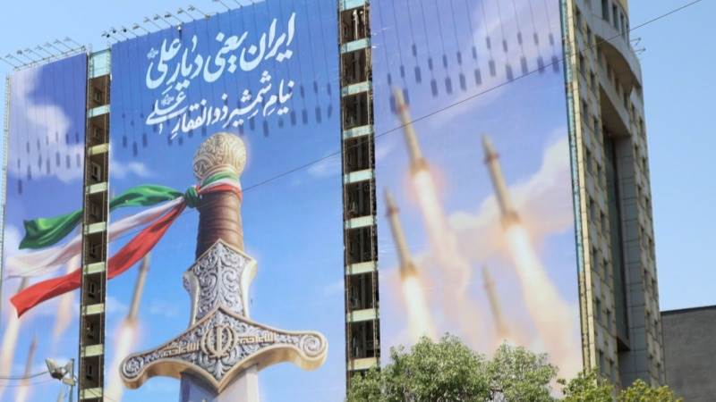 الحرس الثوري الإيراني يحذر ناقلات النفط في الخليج ويهدد باستهدافها