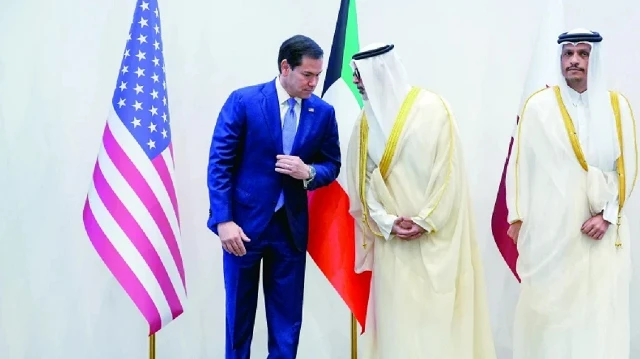 قمة خليجية أمريكية في البحرين ترسخ موقفاً موحداً ضد رسوم المرور بمضيق هرمز